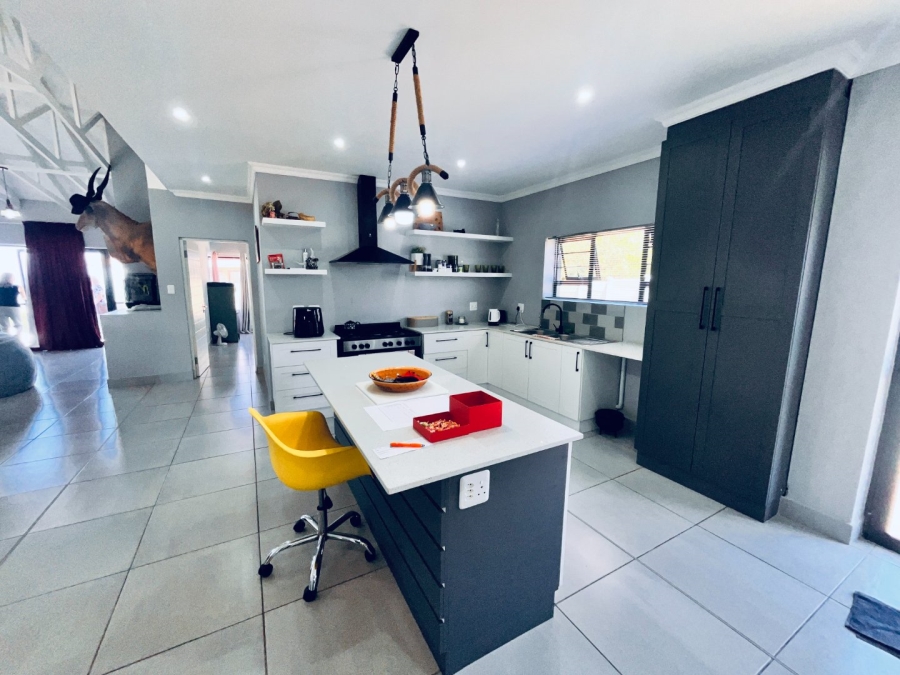 4 Bedroom Property for Sale in Wavecrest Eastern Cape